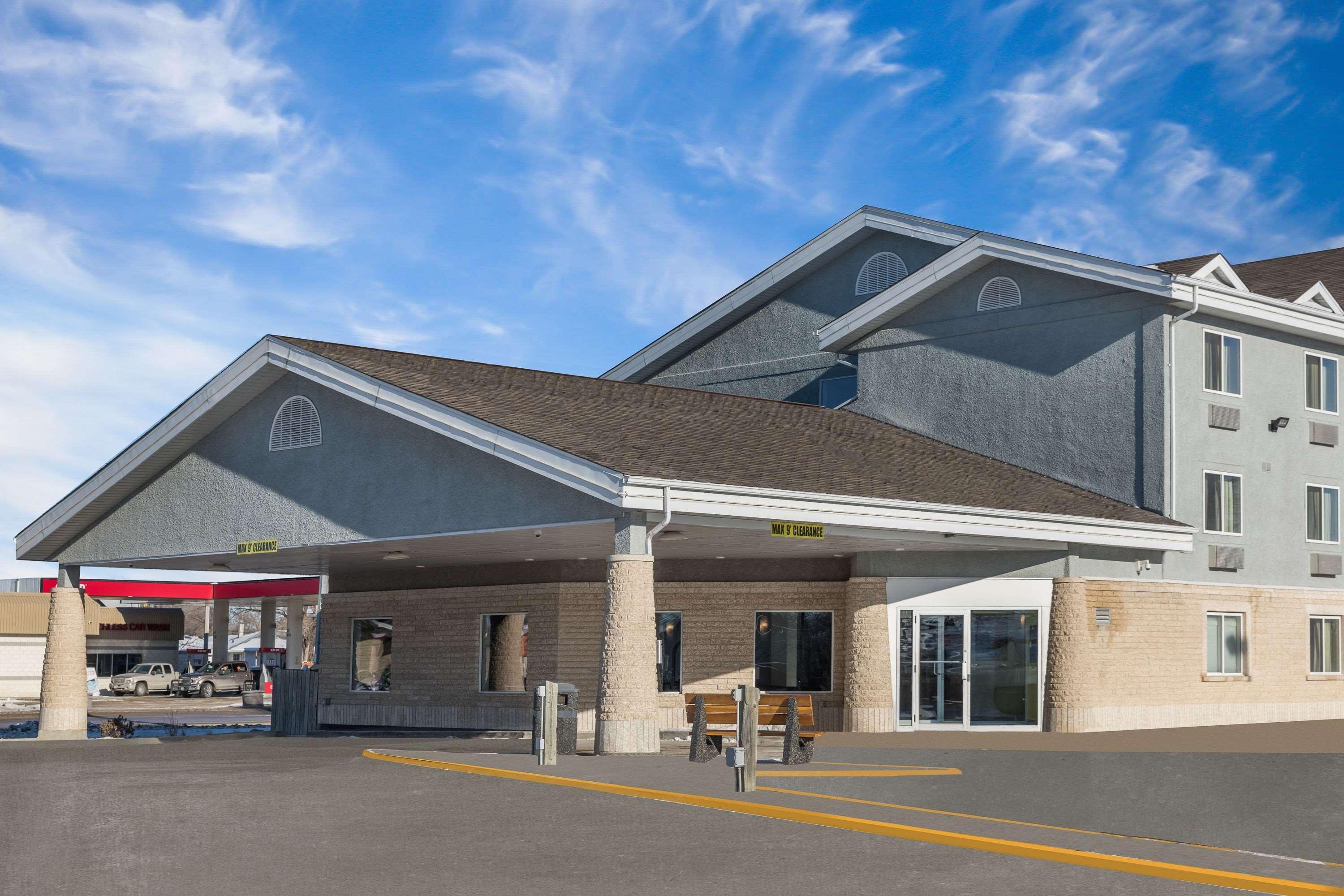 Super 8 by Wyndham Winnipeg West Eksteriør bilde