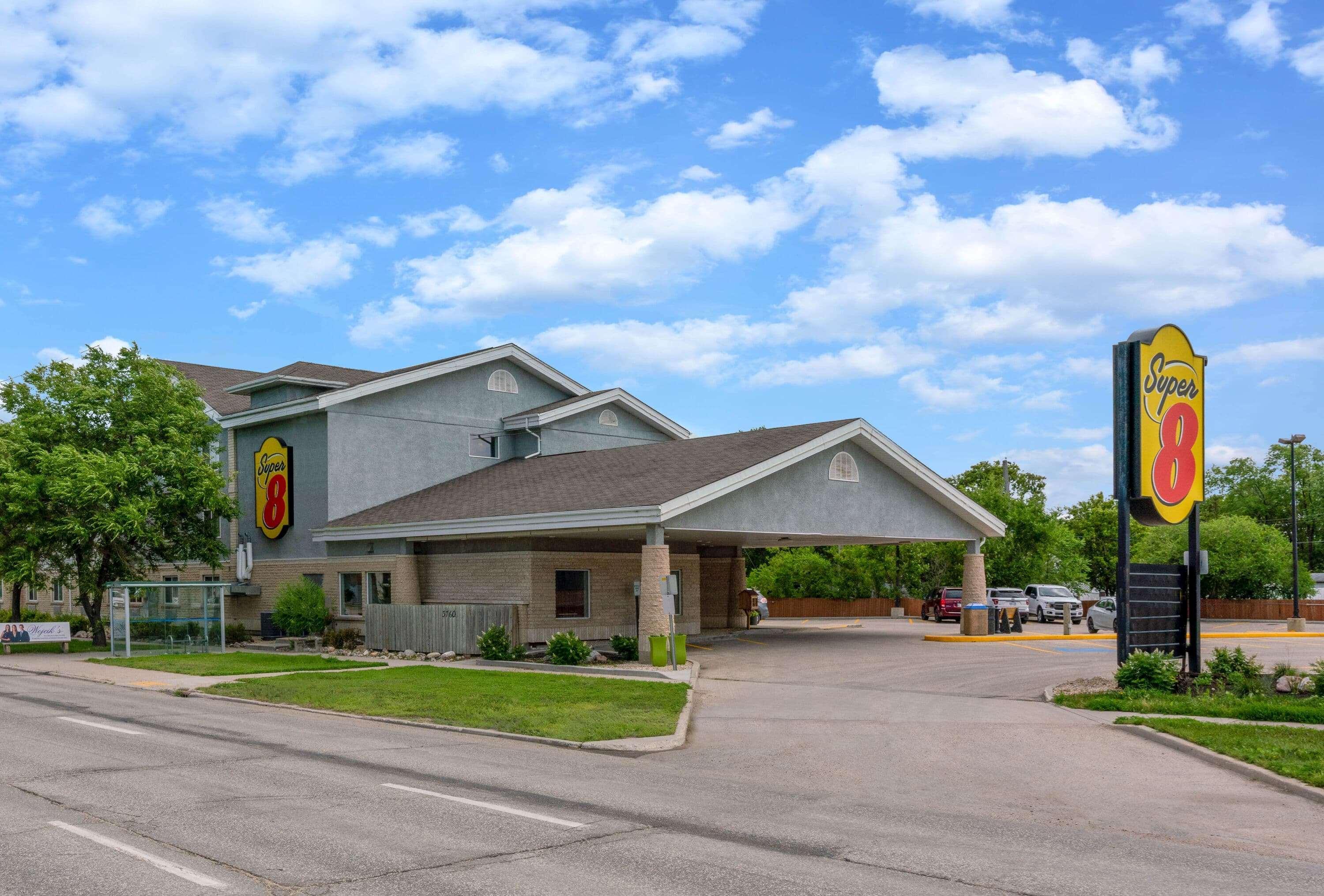 Super 8 by Wyndham Winnipeg West Eksteriør bilde