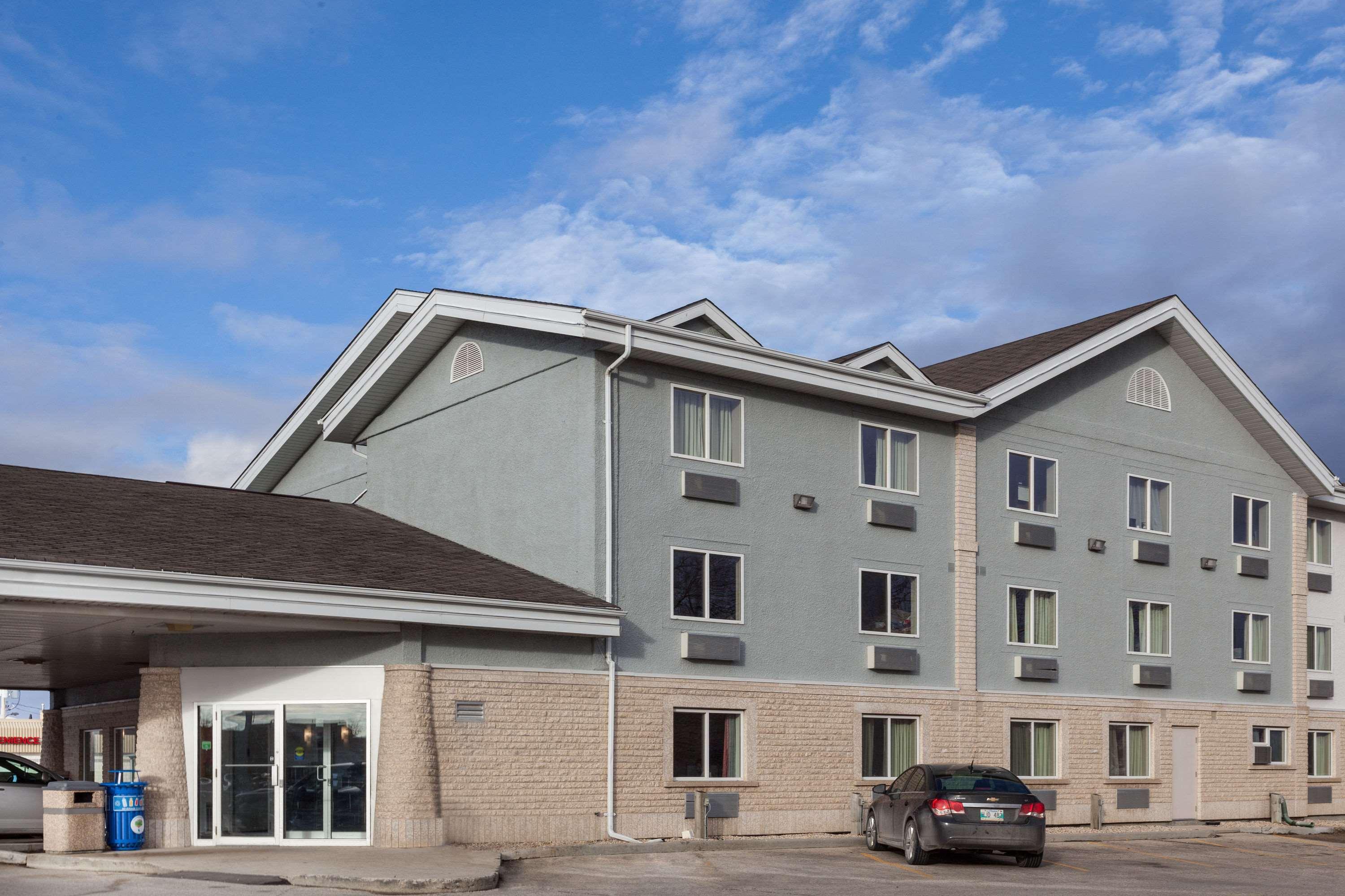 Super 8 by Wyndham Winnipeg West Eksteriør bilde