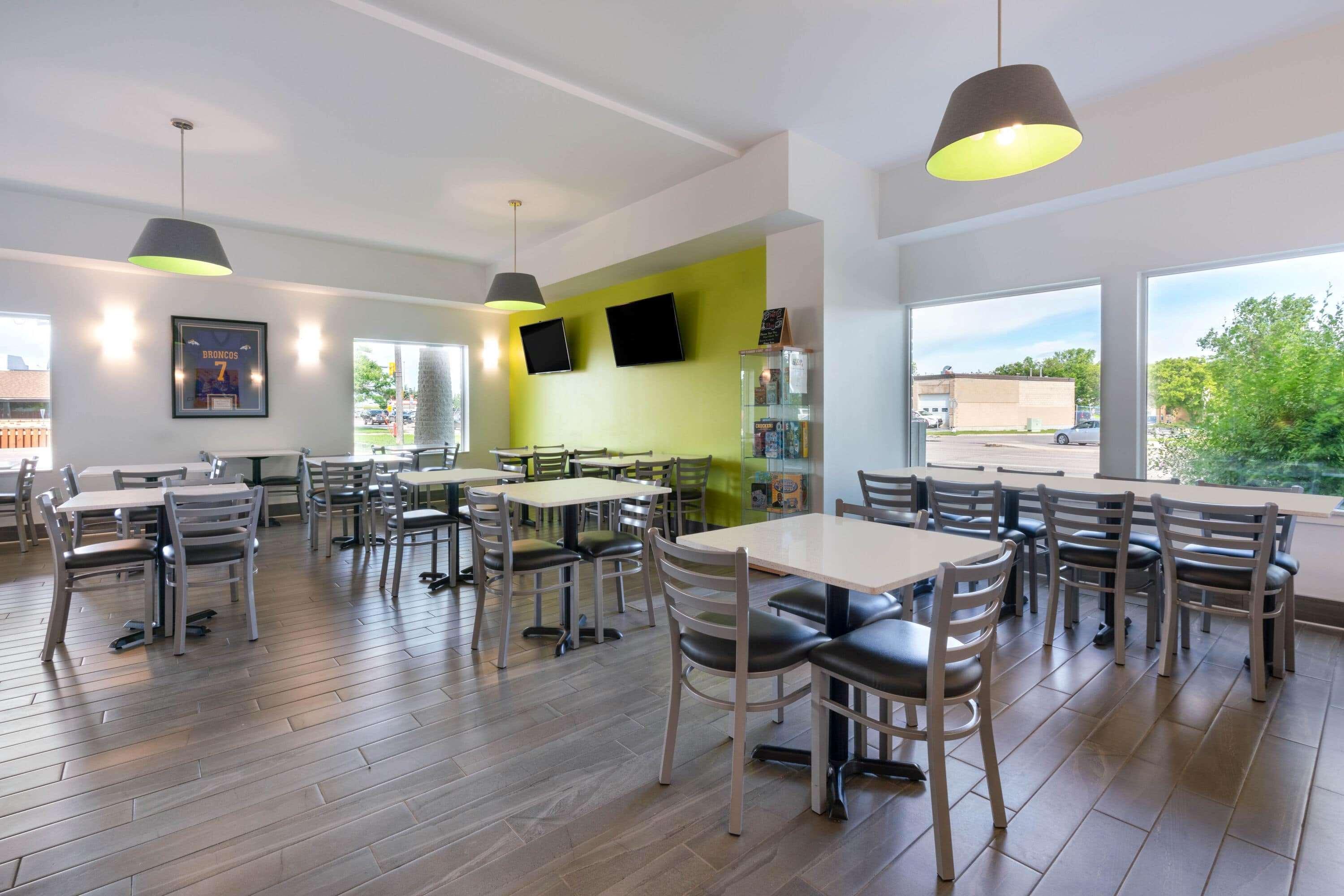 Super 8 by Wyndham Winnipeg West Eksteriør bilde