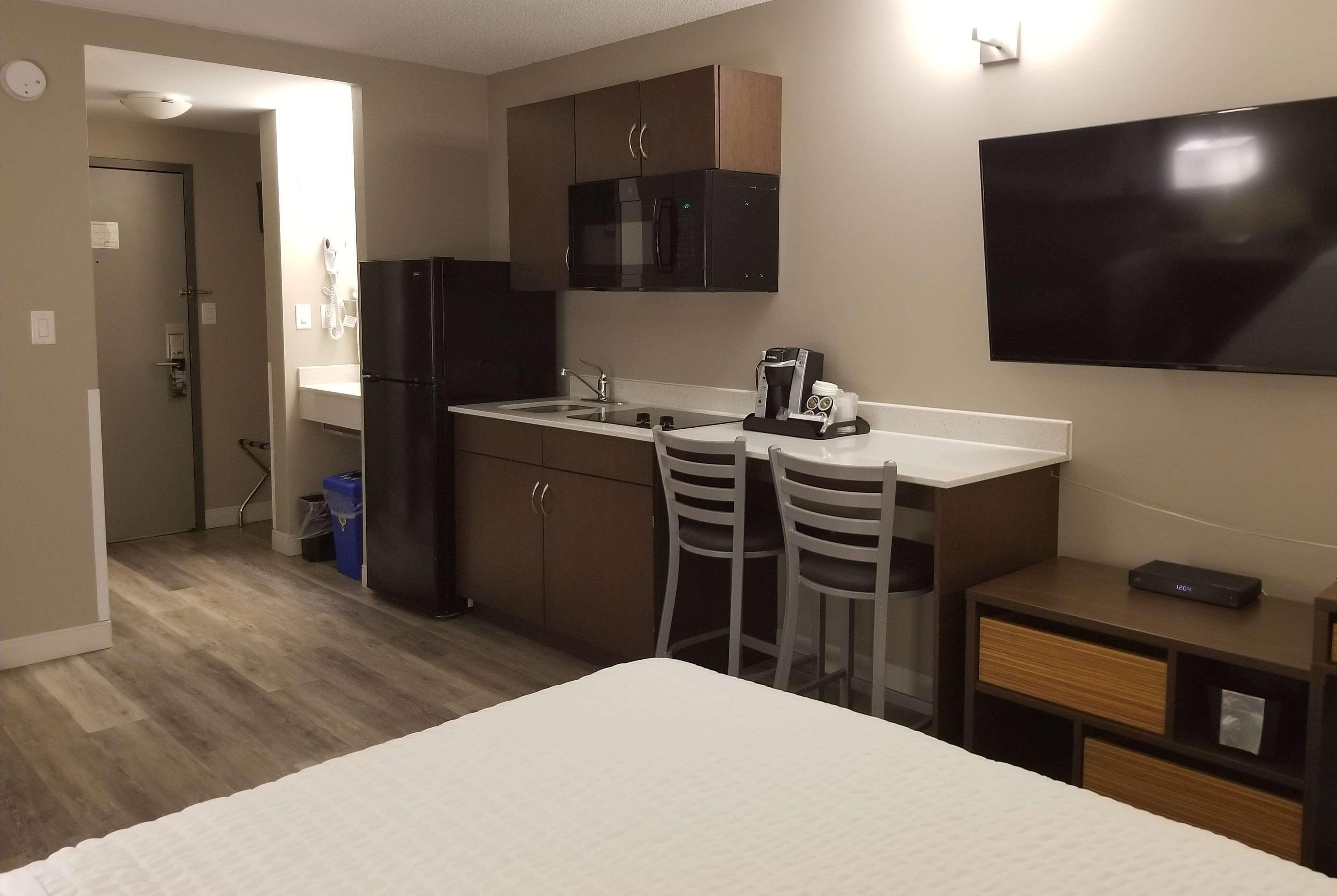 Super 8 by Wyndham Winnipeg West Eksteriør bilde