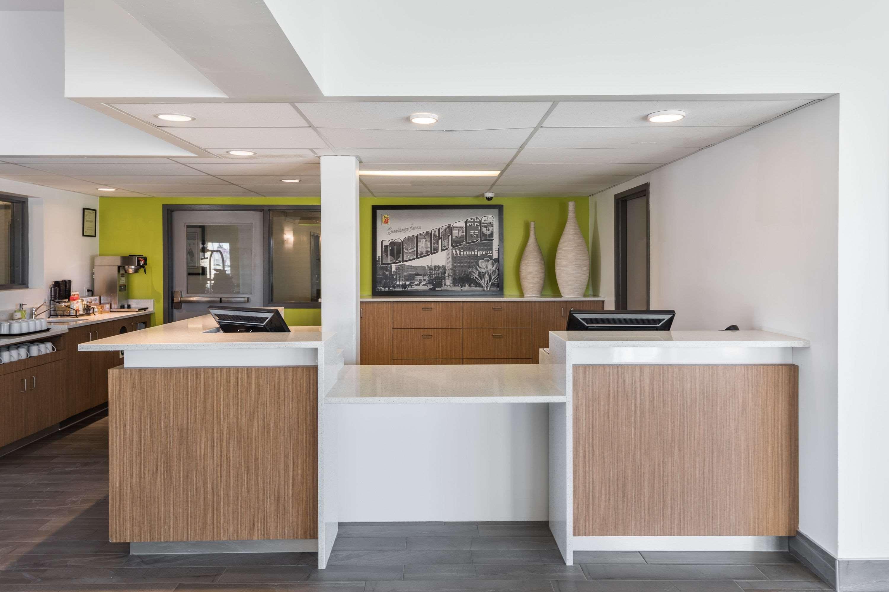 Super 8 by Wyndham Winnipeg West Eksteriør bilde