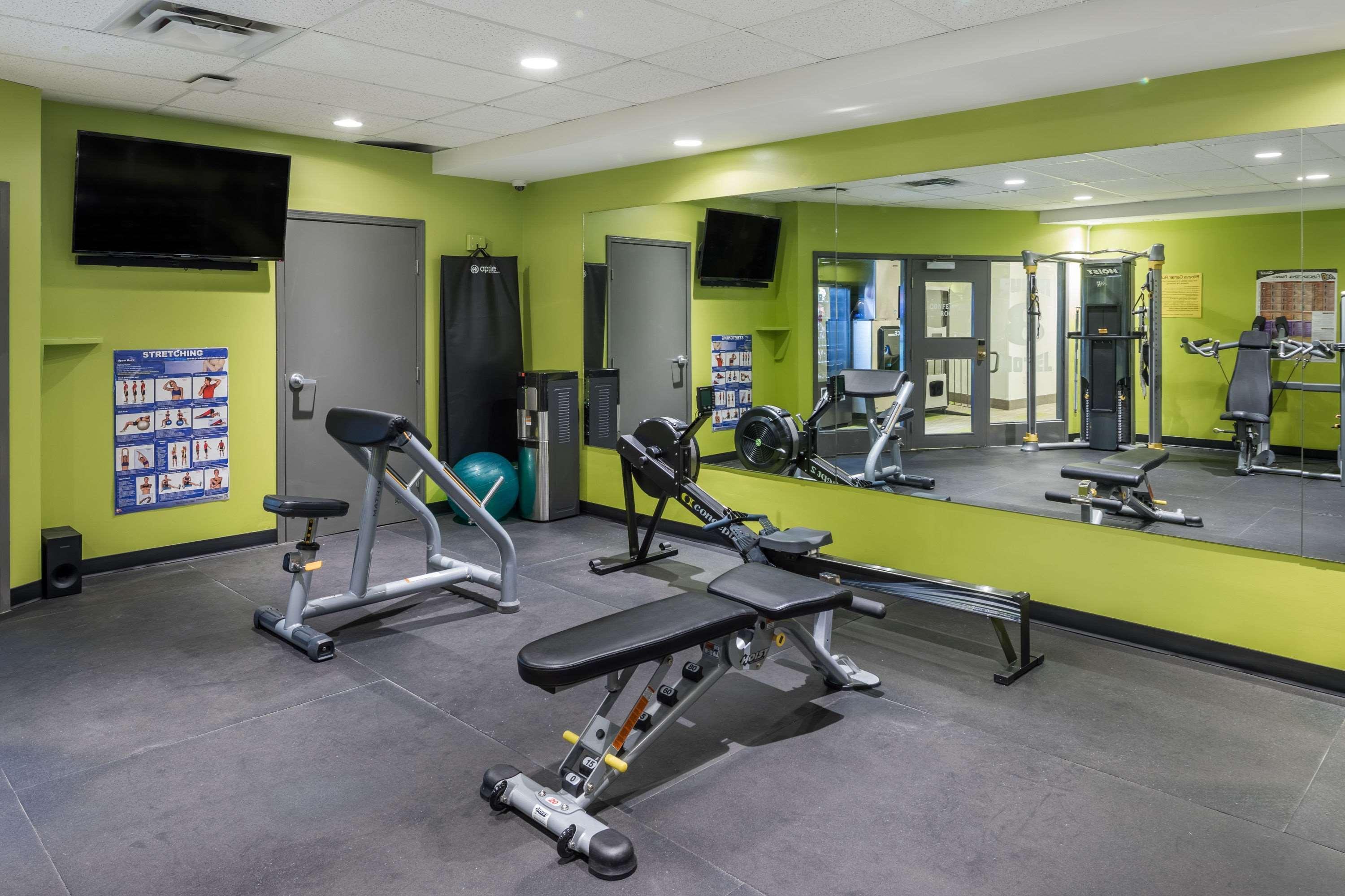 Super 8 by Wyndham Winnipeg West Eksteriør bilde