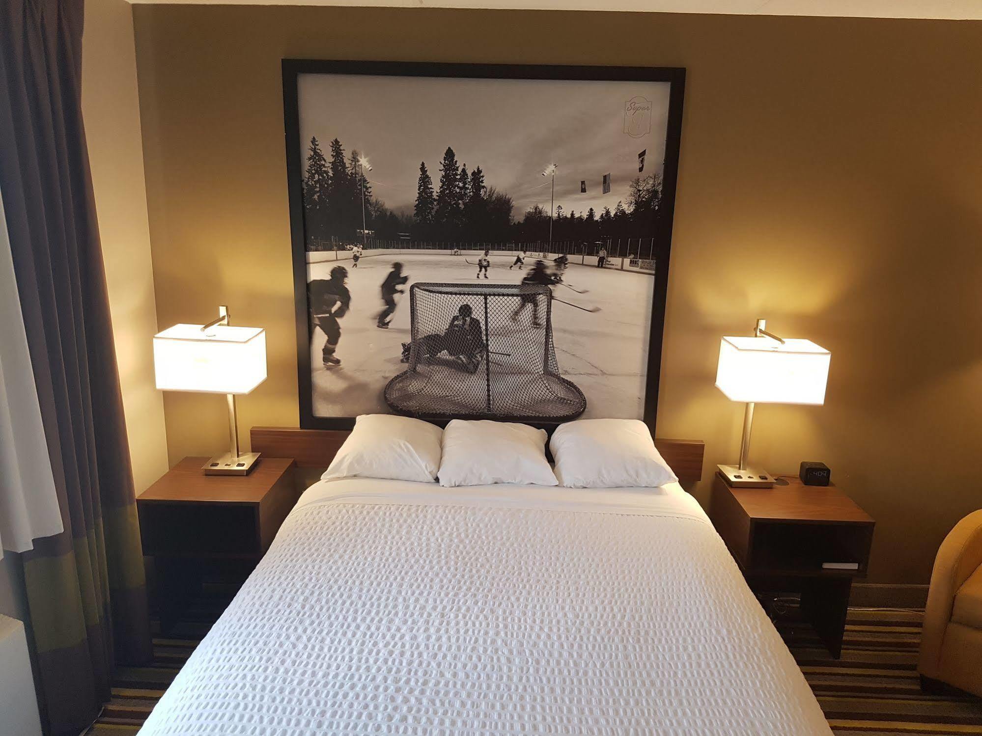 Super 8 by Wyndham Winnipeg West Eksteriør bilde